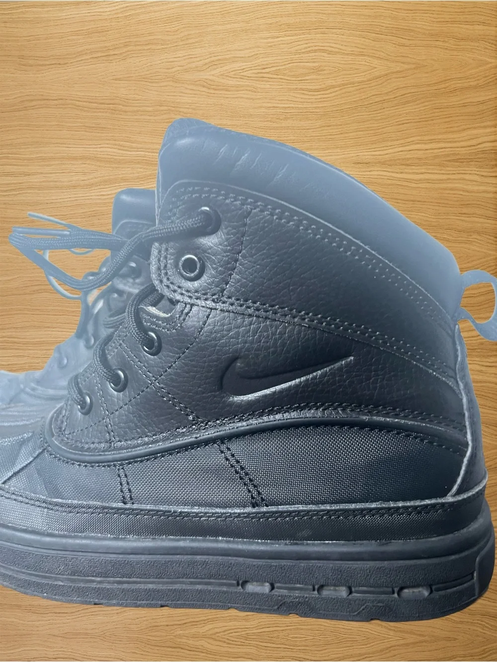 EUC Nike ACG Woodside II Triple Black Hiking/Casual Leather Nylon Boots Size 2Y